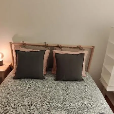 Konukevi In Cozy Shared In The Center Of