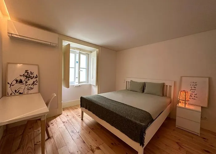 In Cozy Shared In The Center Of Gasthof Lissabon